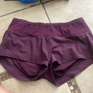 - Oiselle Mac roga toolbelt short size 4 1.75 in